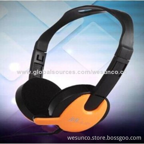 Competitive colorful wired headphones with Mic for computers and mobiles, good for gift sellingNew